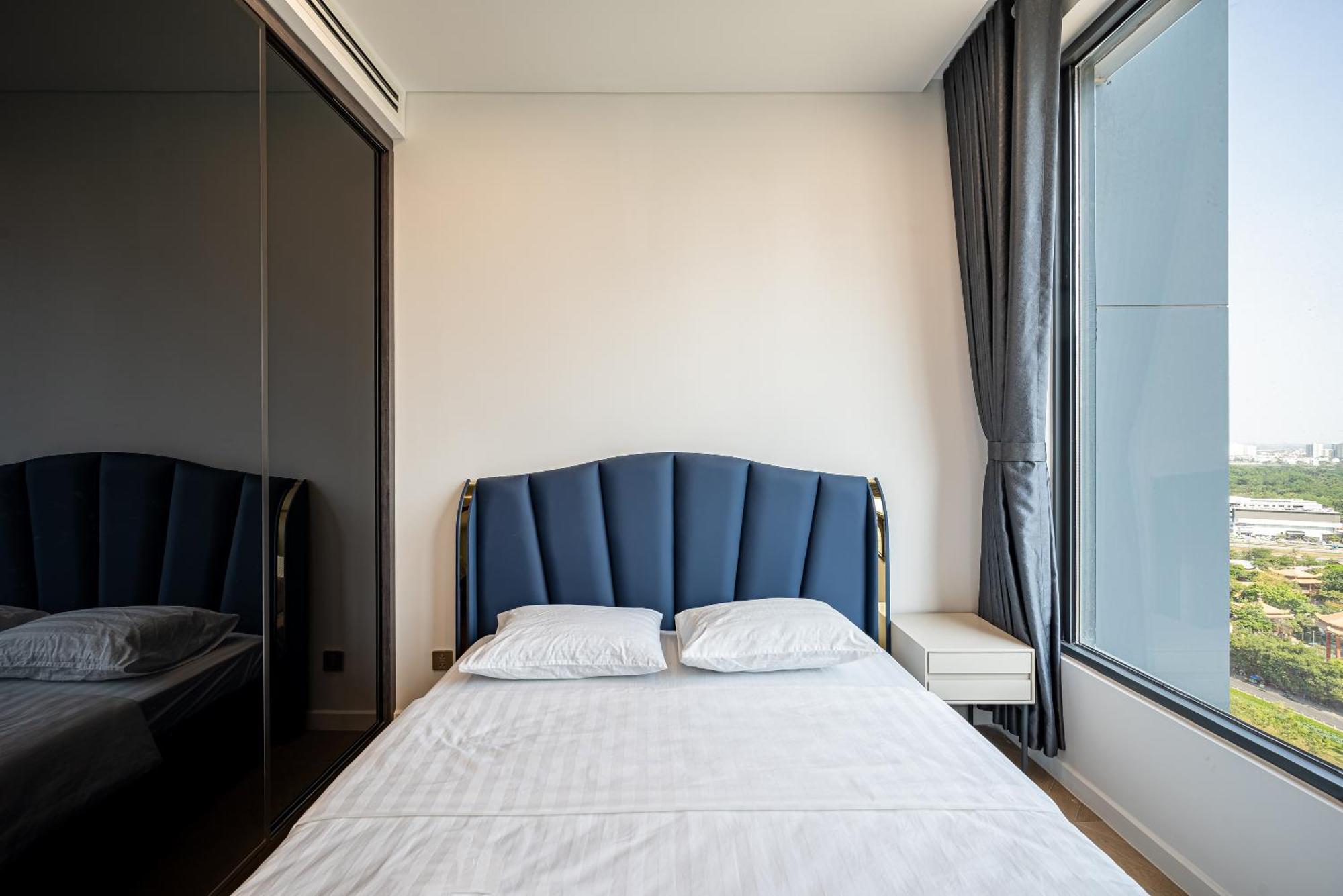 Luxury Condotel In Lumiere Riverside Apartment